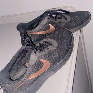 Woman’s NIKE SHOES
